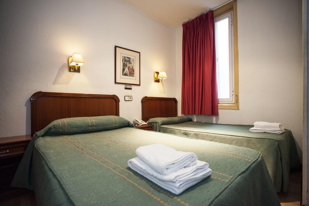 Pension Carrera Madrid Kamer foto