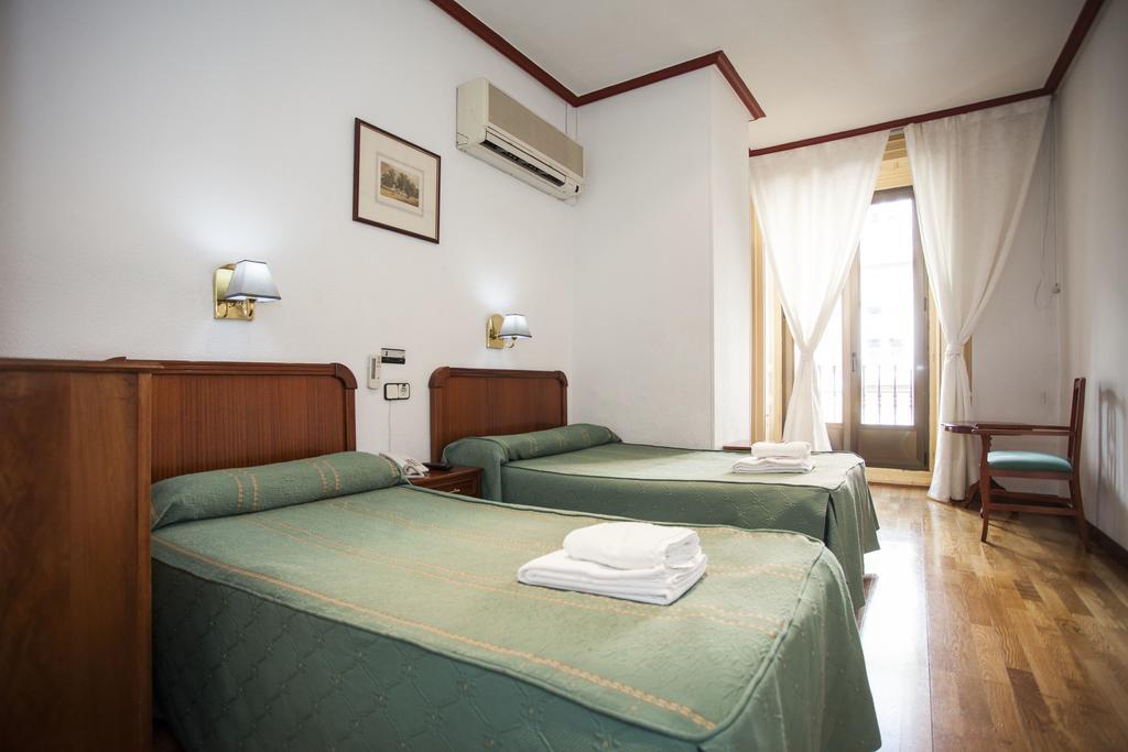 Pension Carrera Madrid Kamer foto