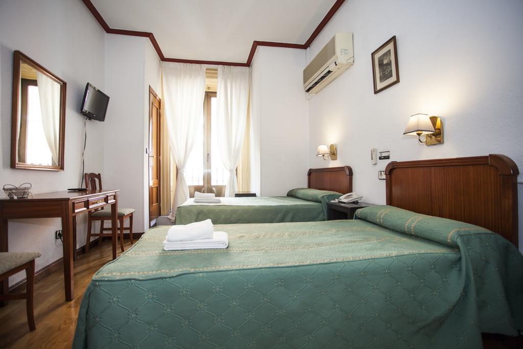 Pension Carrera Madrid Kamer foto